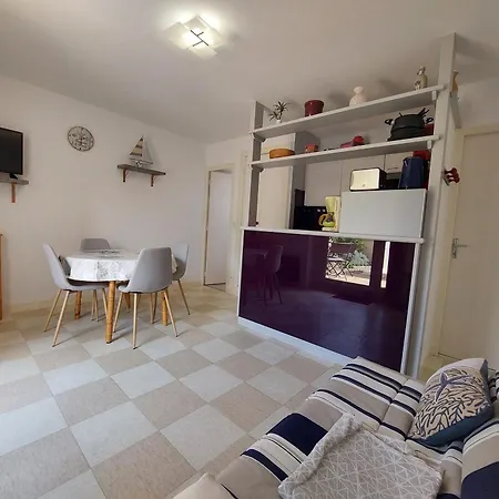 Apartment Calme 4 Pers, Terrasse, Parking Prive - Fr-1-550-91